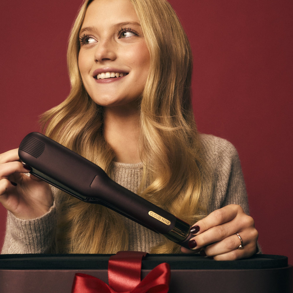 Cloud Nine The Dark Burgundy Contouring Wide Iron